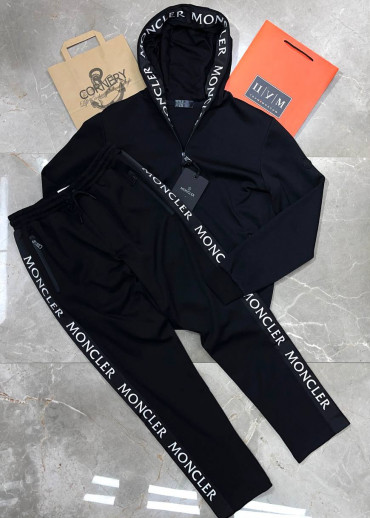 Спортивный костюм Moncler