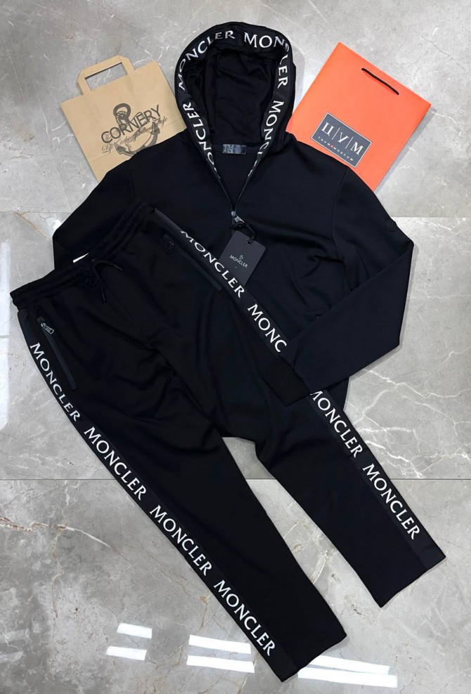 Спортивный костюм Moncler