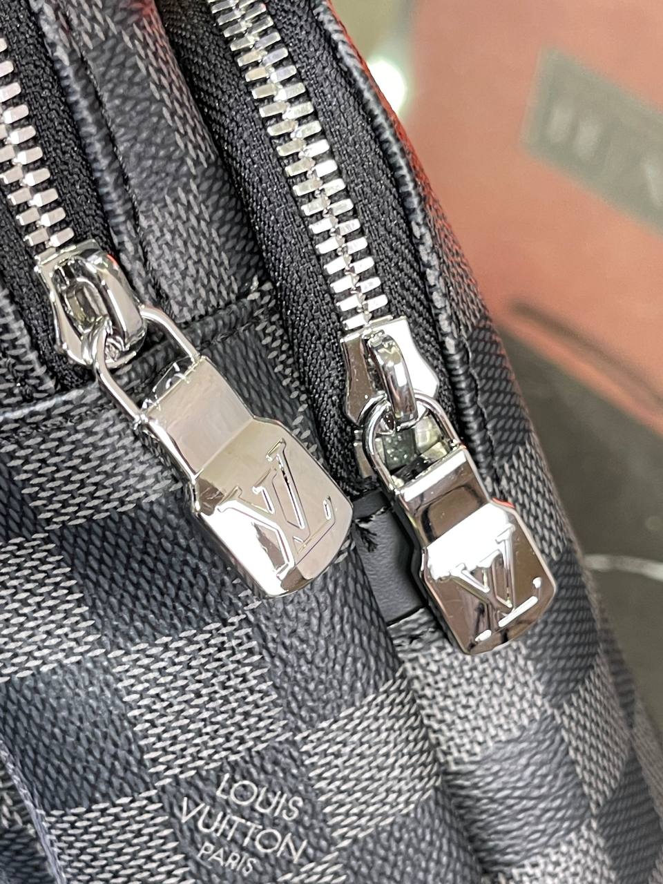 Сумка Louis Vuitton Avenue — фото 8