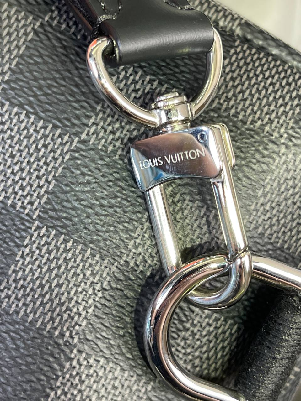 Сумка Louis Vuitton Avenue — фото 10