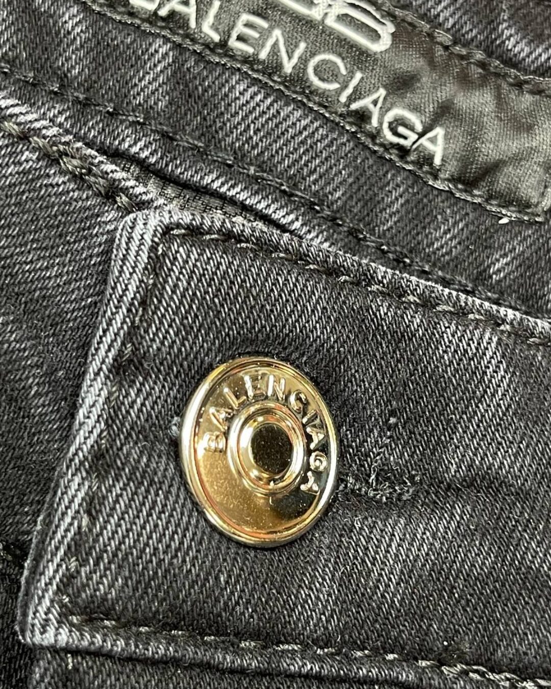 Джинсы Balenciaga — изображение 5
