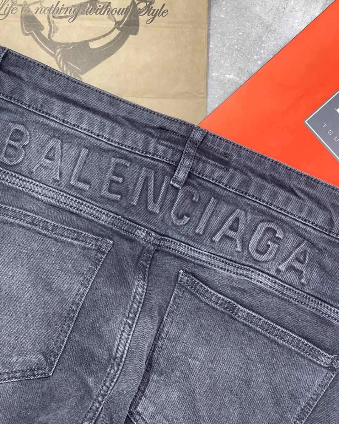 Джинсы Balenciaga — изображение 7