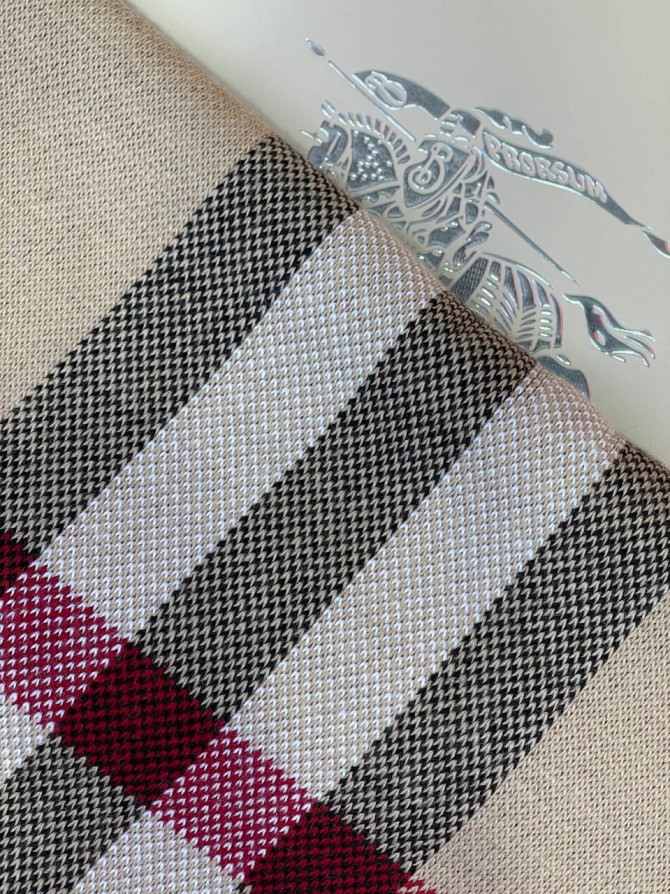 Шарф Burberry — изображение 8