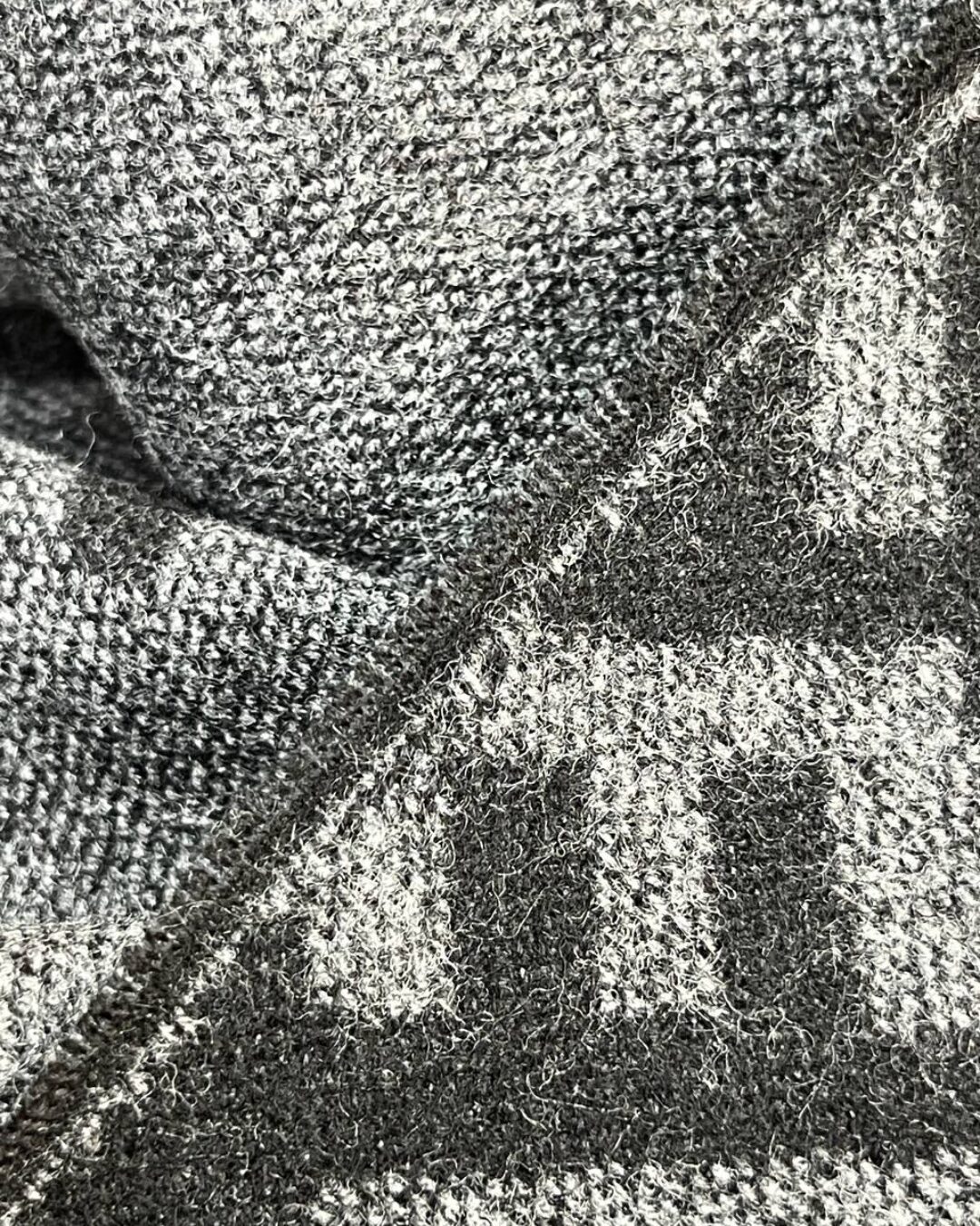 Шарф Balenciaga — изображение 7