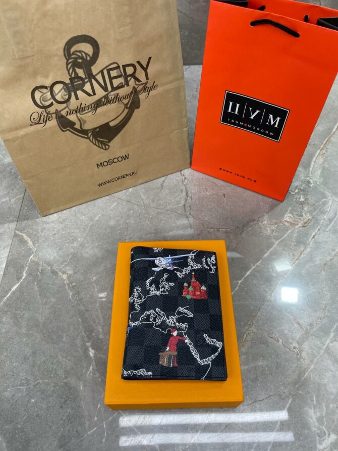 Обложка для паспорта Louis Vuitton — изображение 2