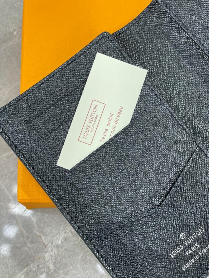 Обложка для паспорта Louis Vuitton — изображение 5