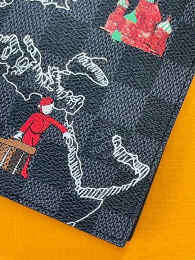 Обложка для паспорта Louis Vuitton — изображение 7