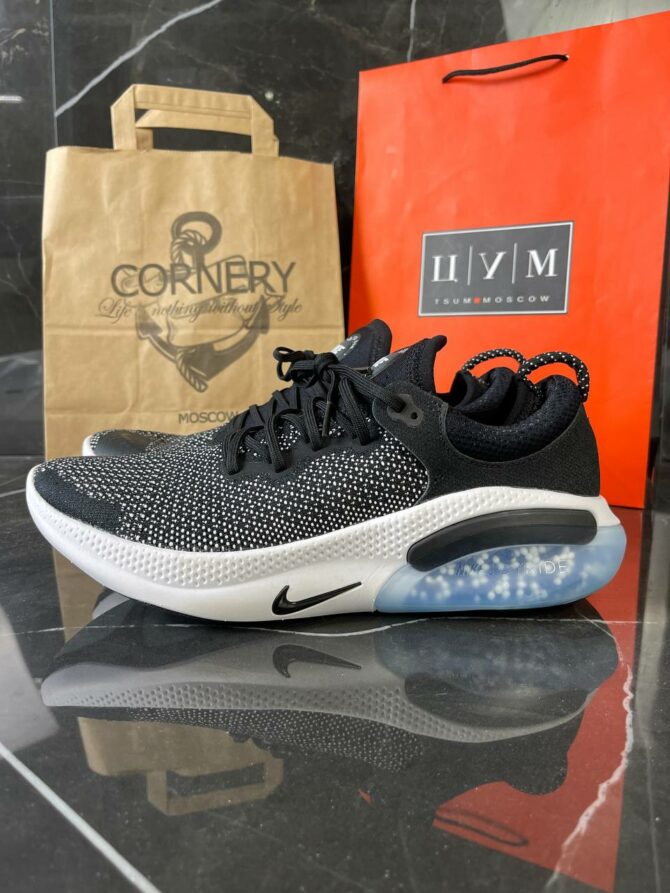 Кроссовки Nike — изображение 3