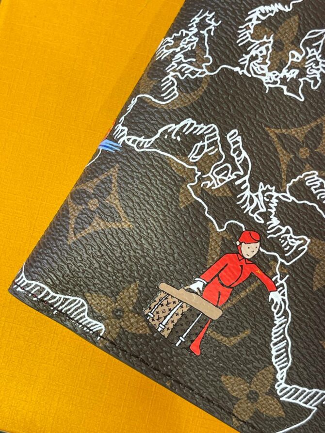 Обложка для паспорта Louis Vuitton — изображение 3