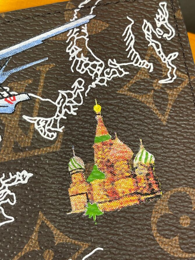 Обложка для паспорта Louis Vuitton — изображение 4