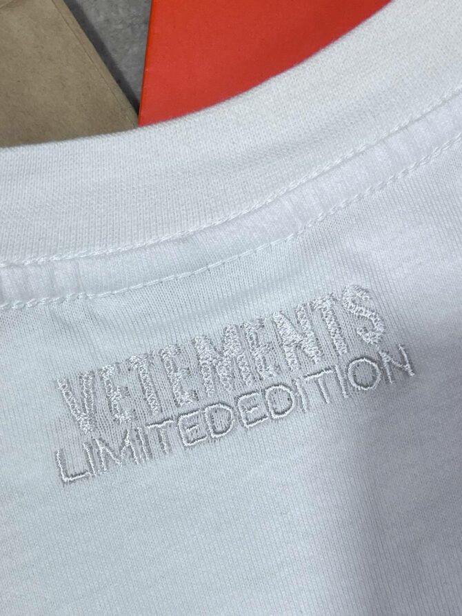 Футболка Vetements TNF Logo — изображение 9