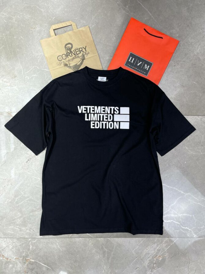 Футболка Vetements