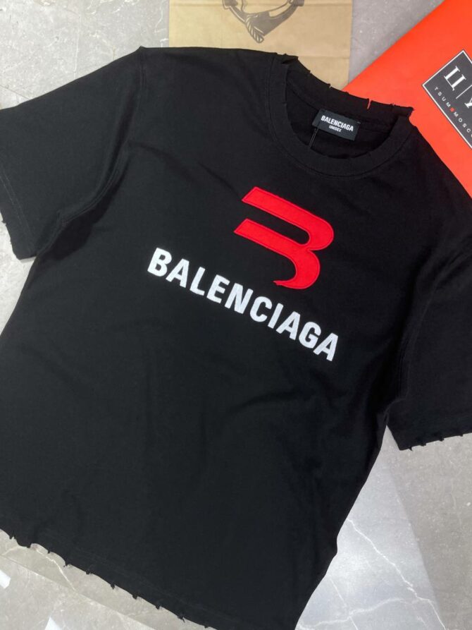 Футболка Balenciaga — изображение 6