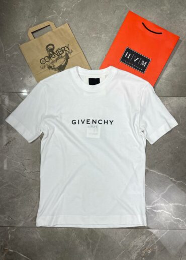 Футболка Givenchy