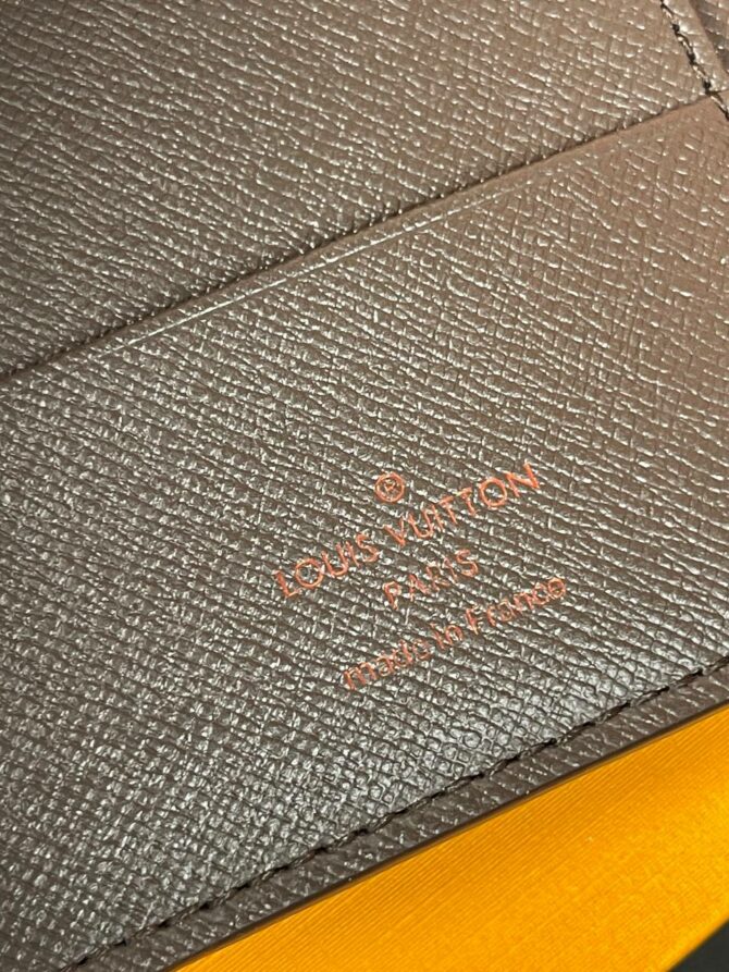 Обложка для паспорта Louis Vuitton — изображение 3