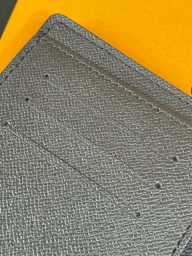 Обложка для паспорта Louis Vuitton — изображение 8