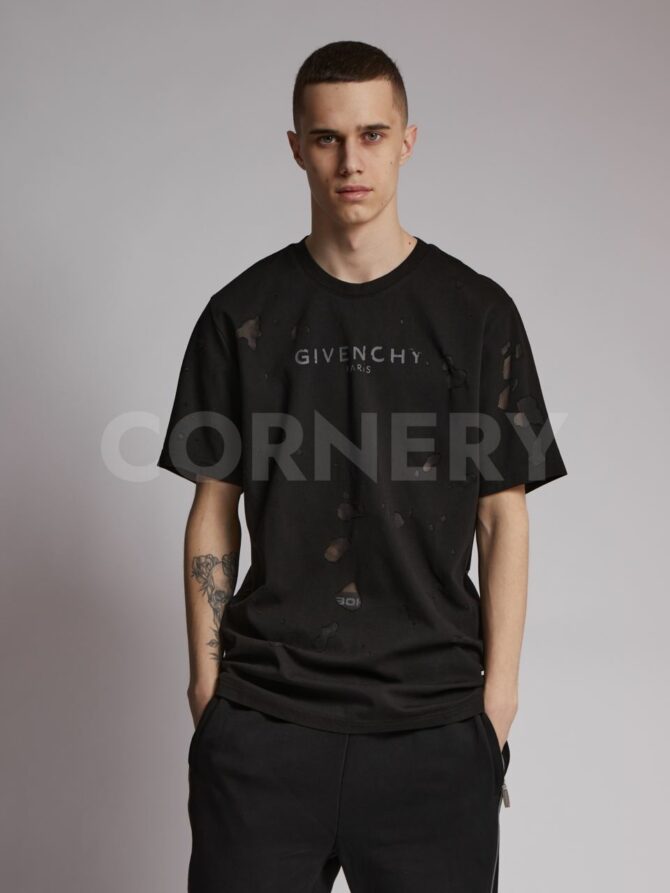 Футболка Givenchy