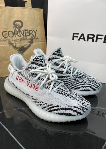 Yeezy 350 V2 Zebra