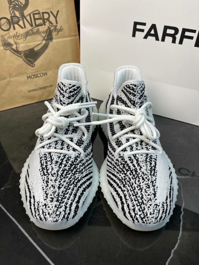 Yeezy 350 V2 Zebra — изображение 2