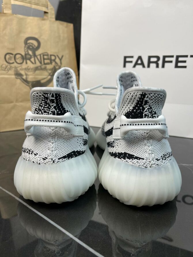 Yeezy 350 V2 Zebra — изображение 4