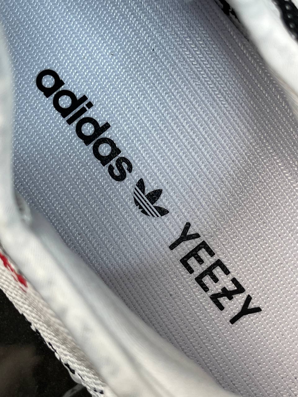 Yeezy 350 V2 Zebra — фото 9