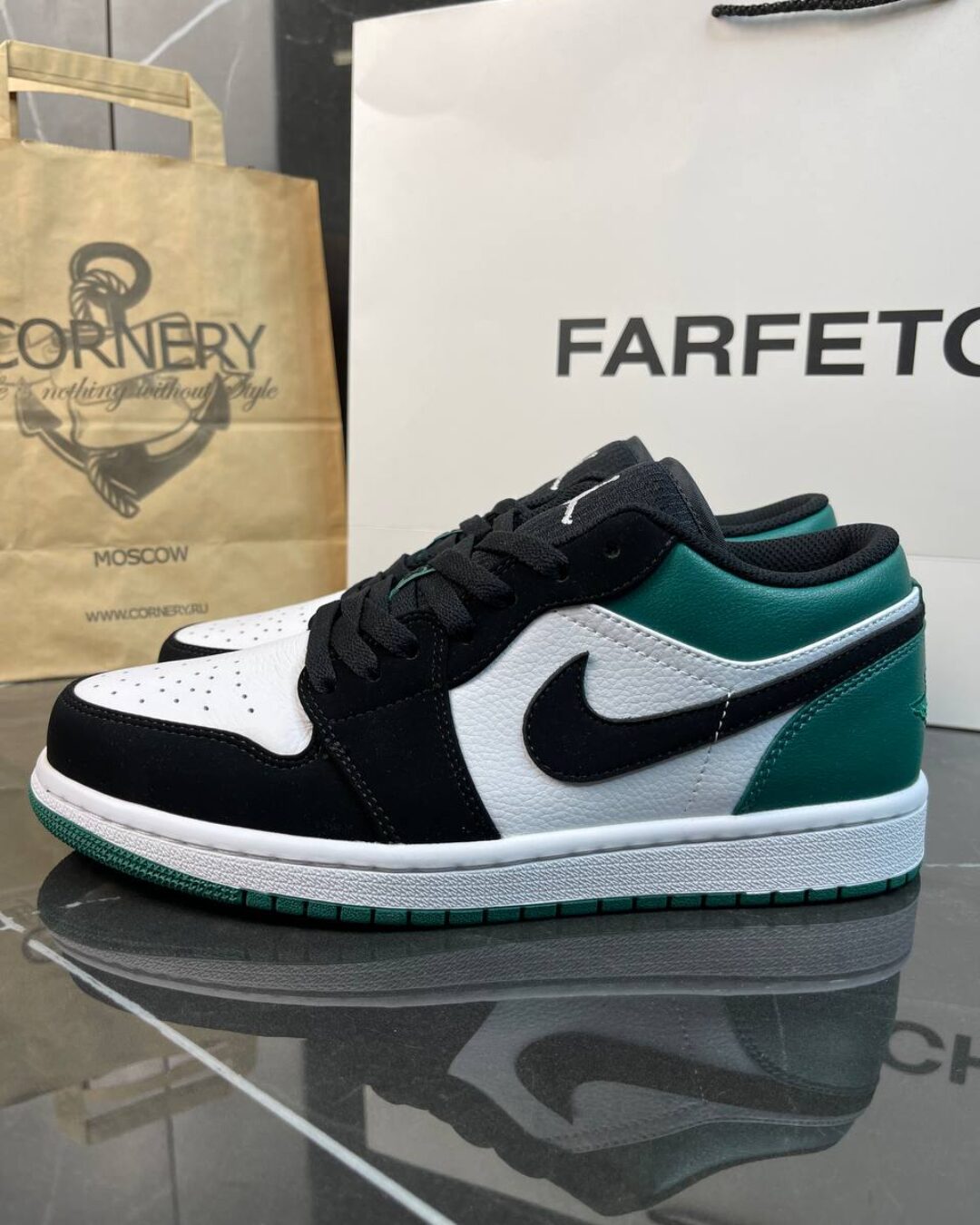 Кеды Air Jordan 1 Low White/Black Mystic Green — изображение 2
