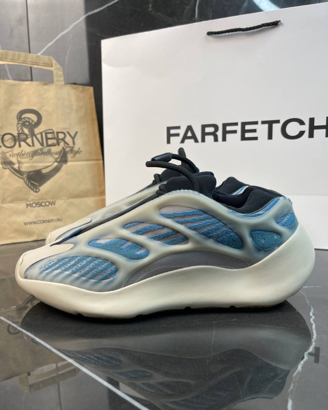Yeezy 700 V3 Kyanite (дисконт) — изображение 3
