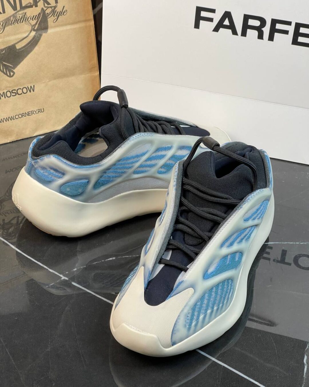 Yeezy 700 V3 Kyanite (дисконт) — изображение 5