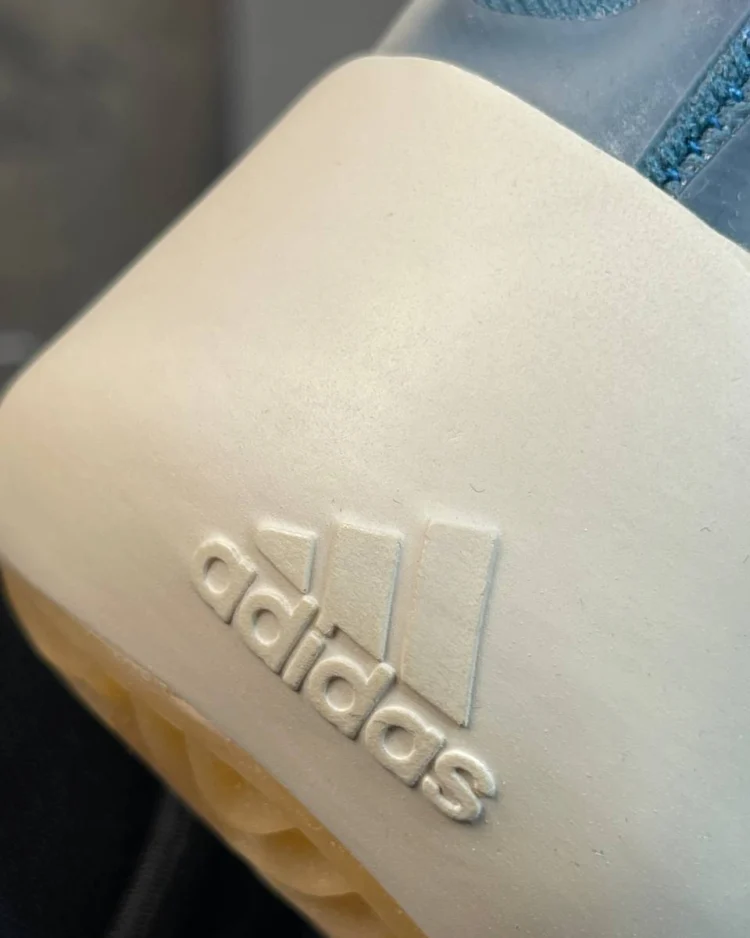 Yeezy 700 V3 Kyanite (дисконт) — фото 9