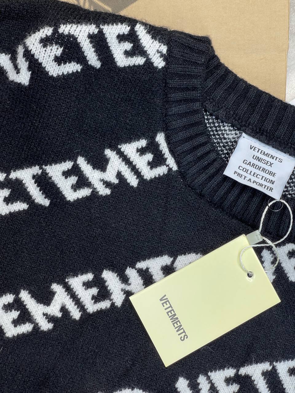 Свитер Vetements — фото 9