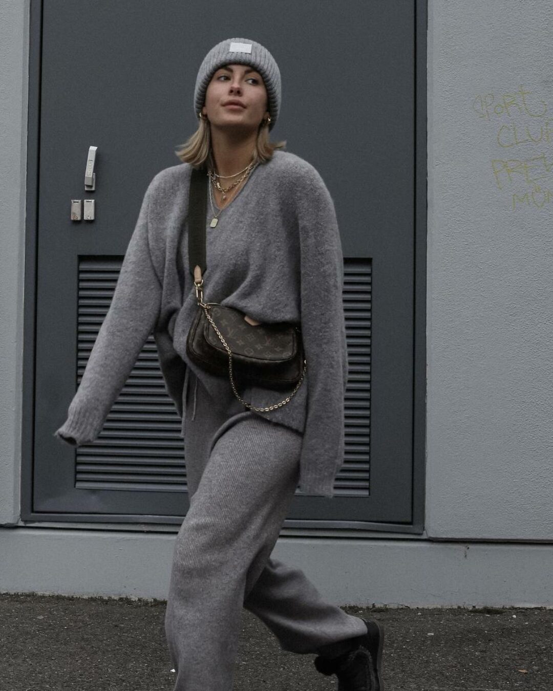 Сумка Louis Vuitton Multi Pochette — изображение 10