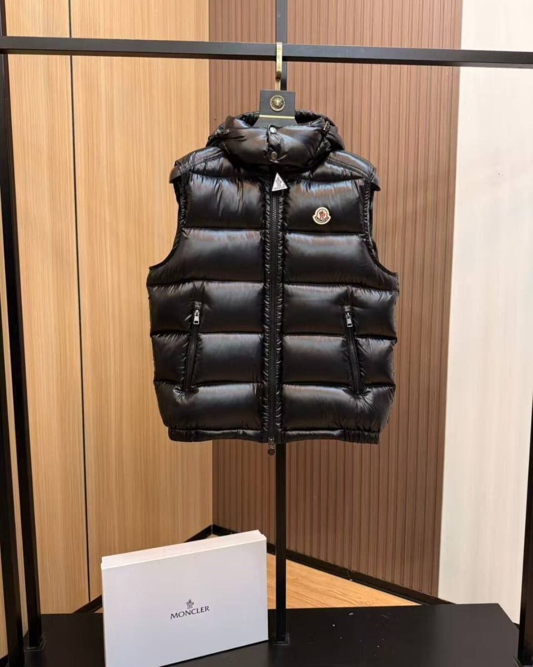 Жилет Moncler — изображение 3