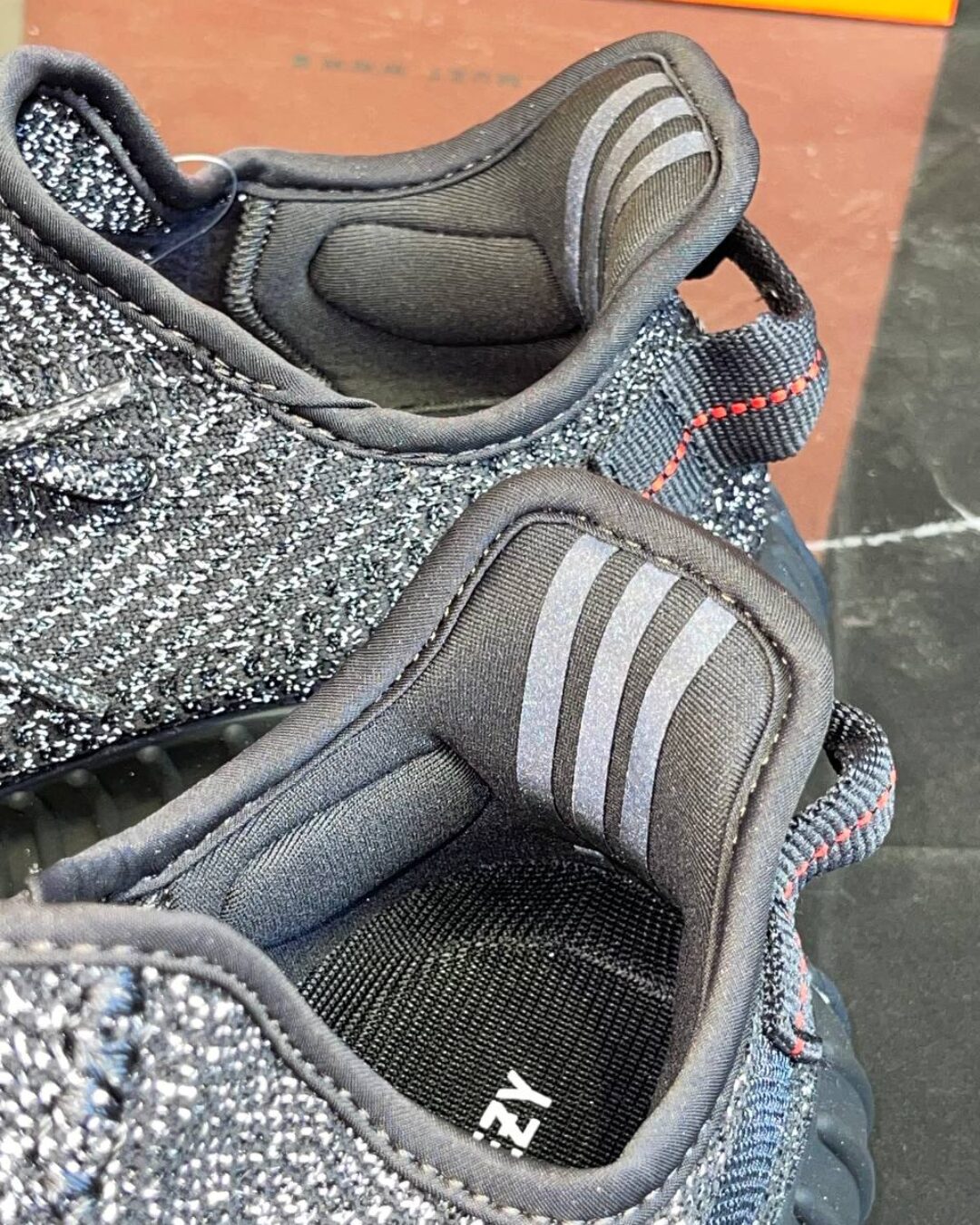 Yeezy 350 V2 Static Black Reflective — изображение 7