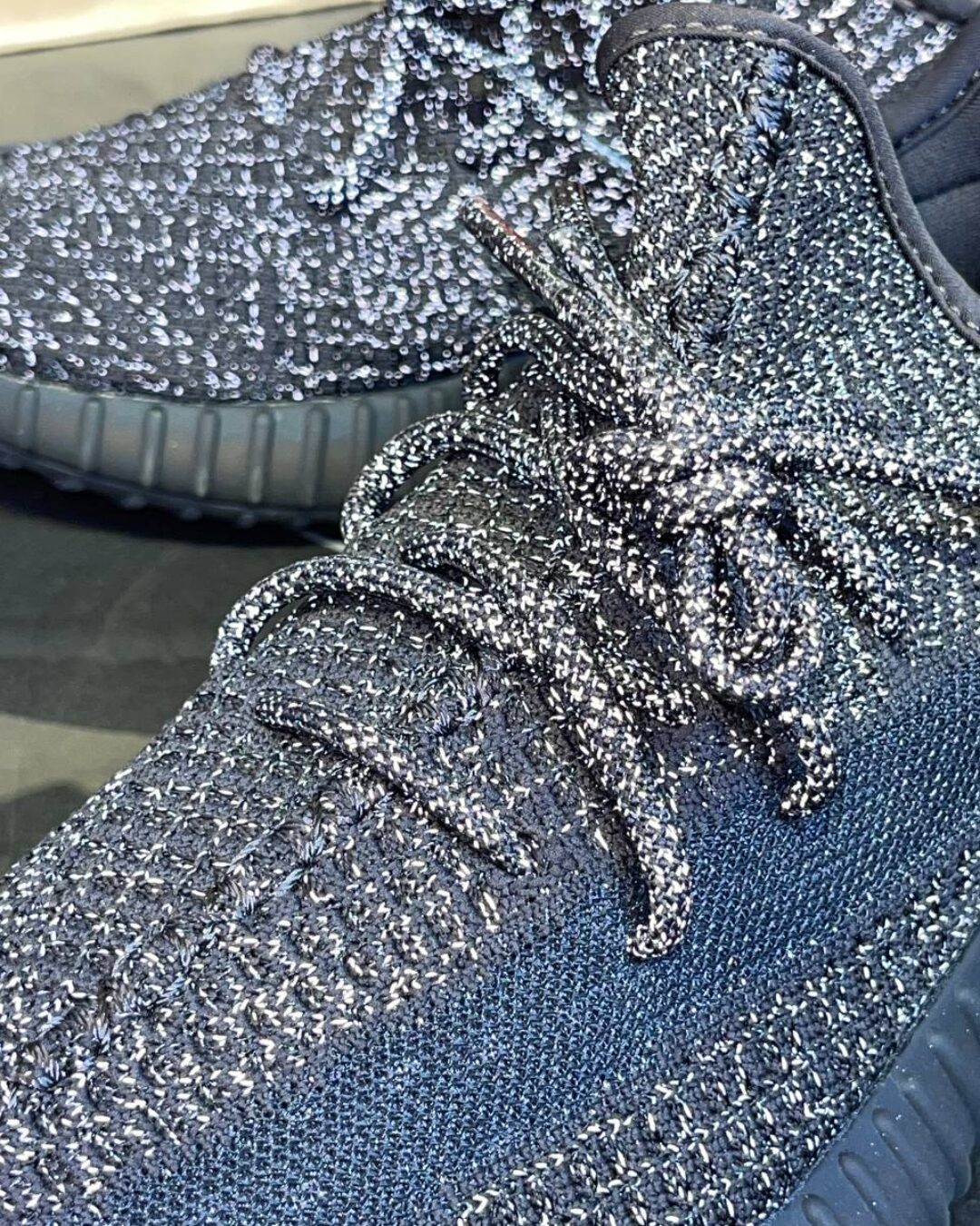 Yeezy 350 V2 Static Black Reflective — изображение 8