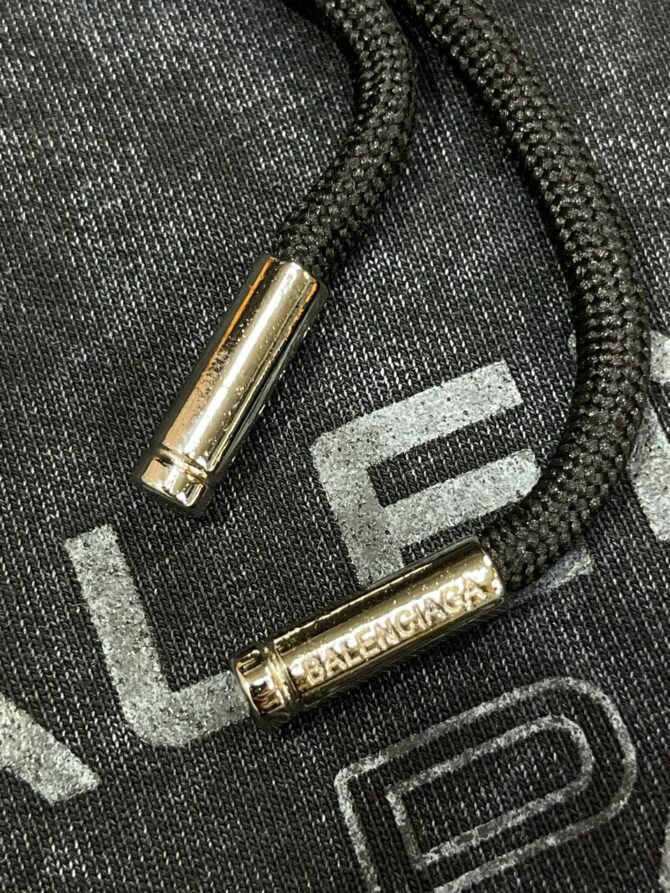 Худи Balenciaga — изображение 5