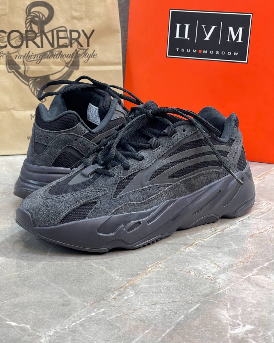 Yeezy 700 Vanta — изображение 2
