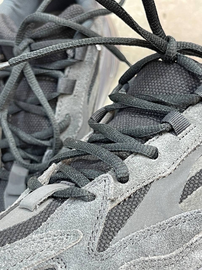 Yeezy 700 Vanta — изображение 8