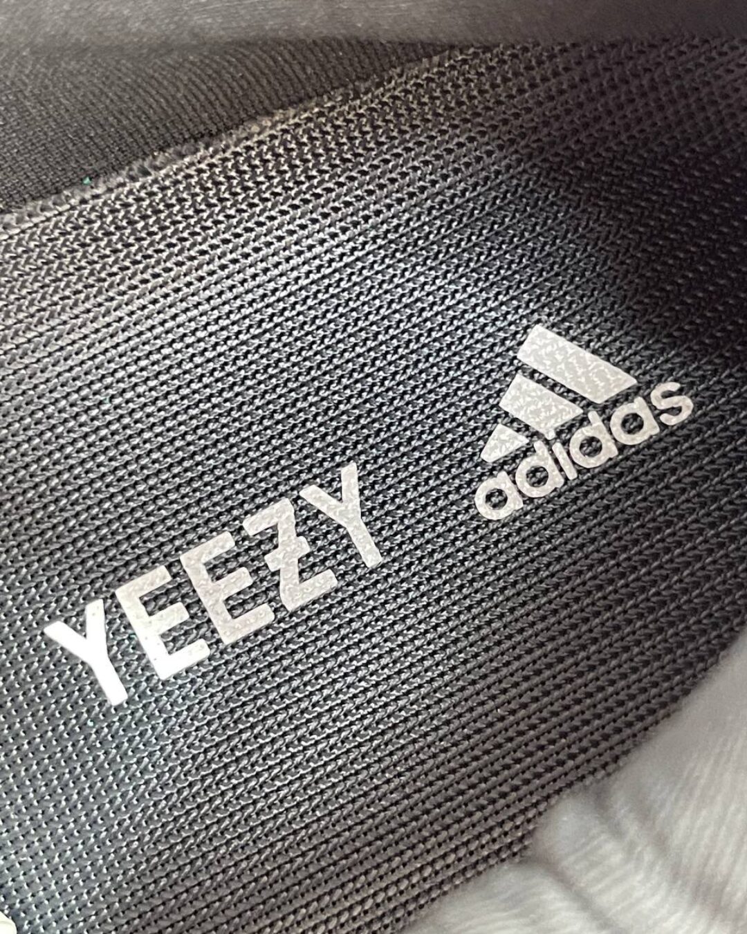 Yeezy 700 Vanta — изображение 6