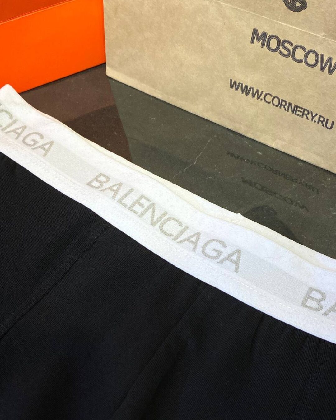 Трусы Balenciaga — изображение 2