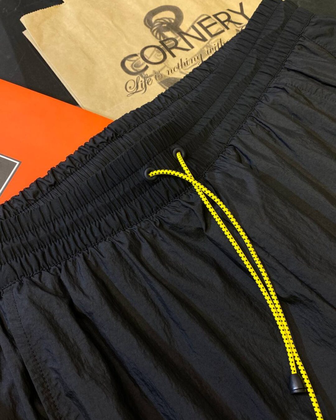 Спортивные штаны Adidas — изображение 2