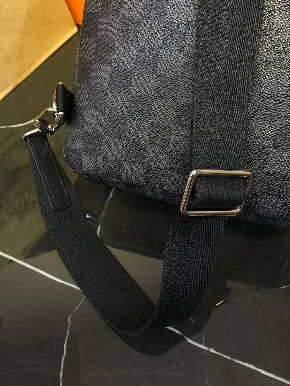 Сумка Louis Vuitton Avenue — фото 6