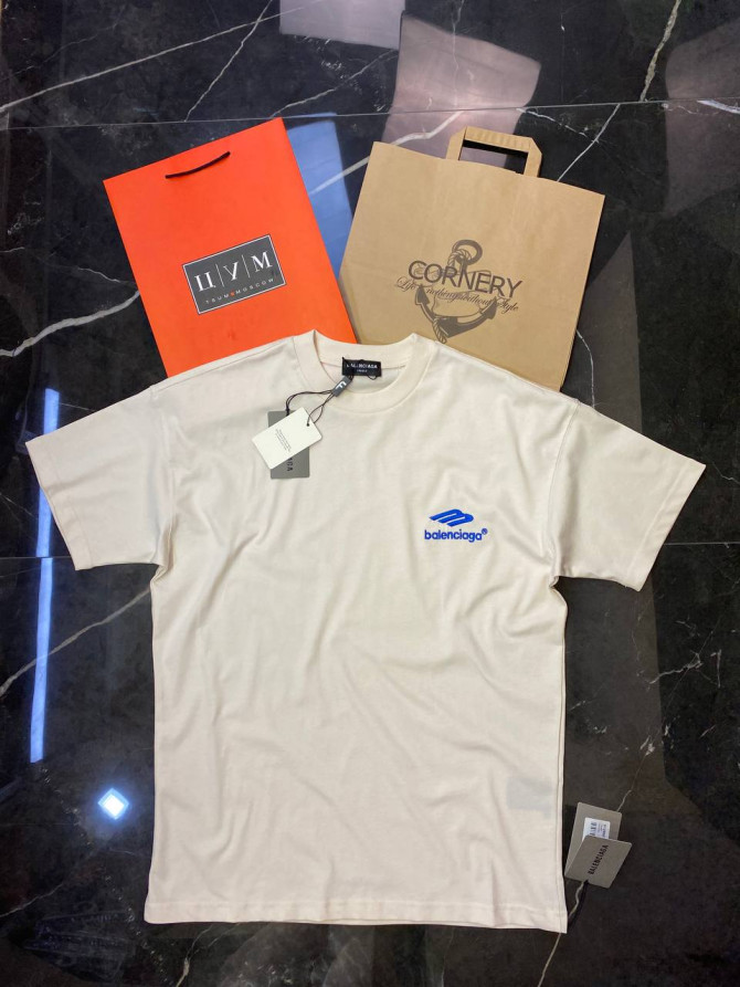 Футболка Balenciaga