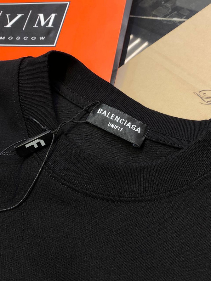 Футболка Balenciaga — изображение 4