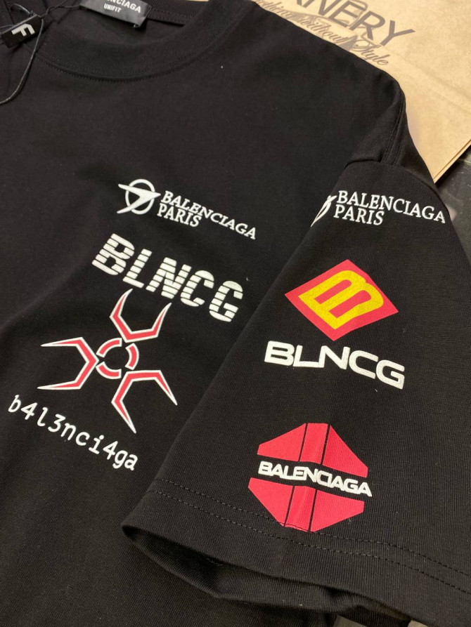 Футболка Balenciaga — изображение 5