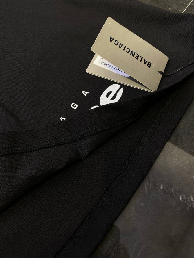 Футболка Balenciaga — изображение 8