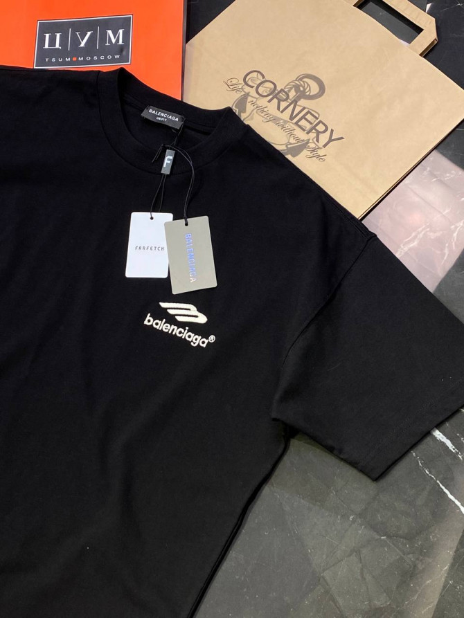 Футболка Balenciaga — изображение 6