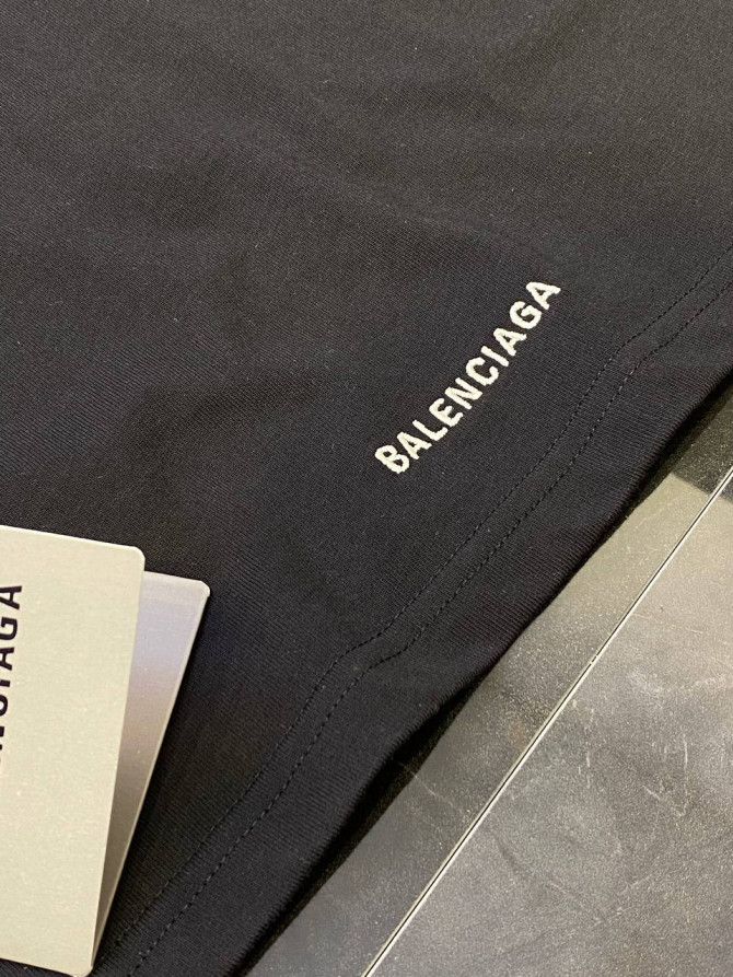 Футболка Balenciaga — изображение 8
