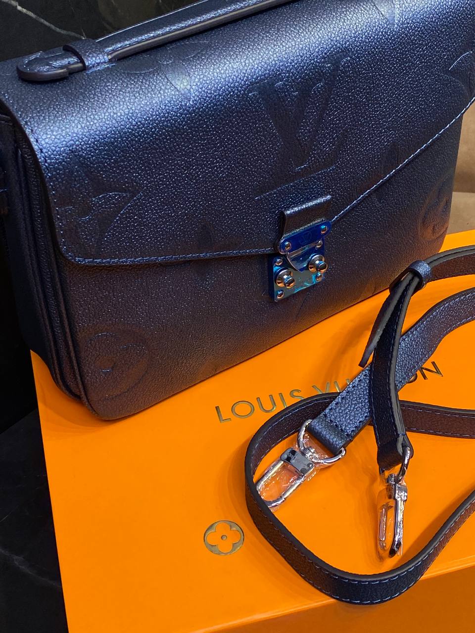 Сумка Louis Vuitton Pochette — фото 2