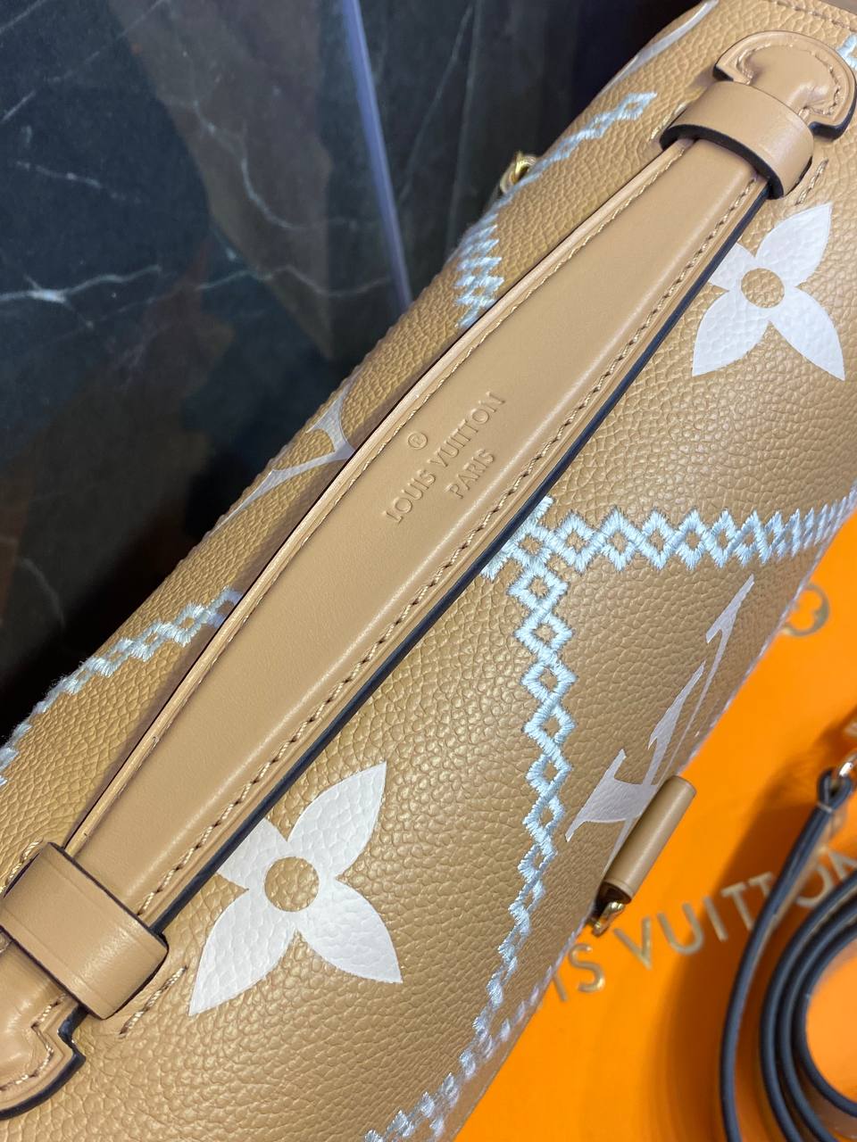 Сумка Louis Vuitton Pochette Metis — фото 3