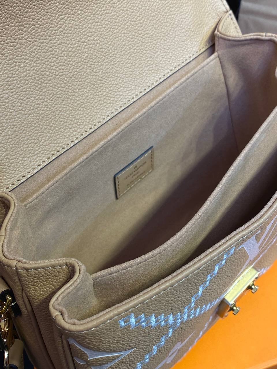 Сумка Louis Vuitton Pochette Metis — фото 7